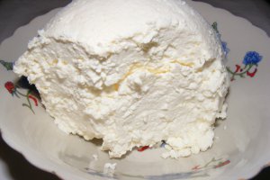 Branza dulce (proaspata) din lapte de vaca