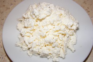 Branza dulce (proaspata) din lapte de vaca