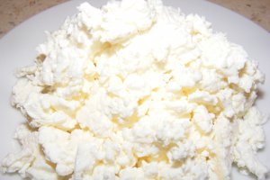 Branza dulce (proaspata) din lapte de vaca