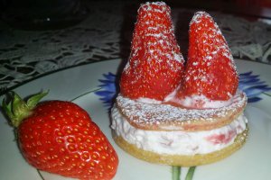 Iepuras in Capsuni