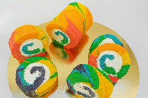 Ruladă curcubeu by Culinary Rainbow