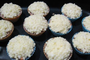 Briose aperitiv, cu carne tocata si cus-cus