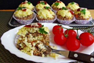 Briose aperitiv, cu carne tocata si cus-cus