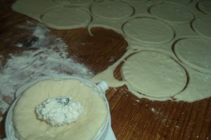 Minilangosi cu branza si marar