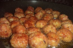Chiftelute din carne cu cartofi