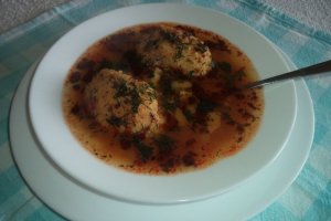 Ciorba de galuste cu rosii si busuioc