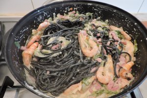 Paste negre cu creveti