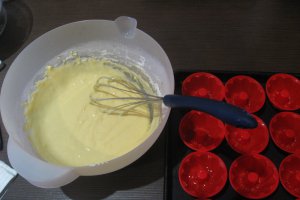 Mini guguluf cu crema mascarpone