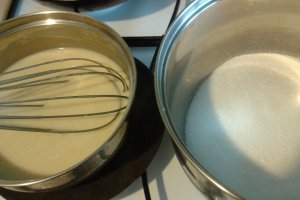 Foi de napolitane cu crema caramel