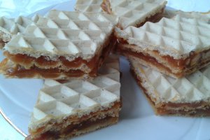 Foi de napolitane cu crema caramel