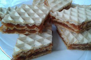 Foi de napolitane cu crema caramel