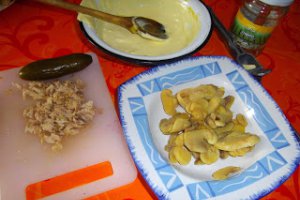 SALATA DE CIUPERCI CU PUI SI MAIONEZA