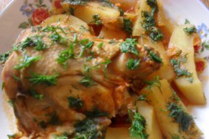 Mancarica cu carne de pasare si cartofi