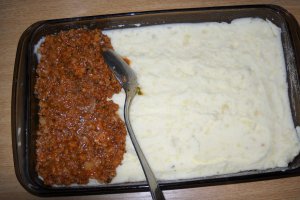 Musaca cu piure de cartofi