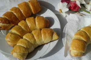 Pariziene cu dulceata de nuci verzi