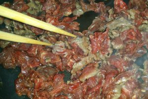 Carne de vită cu ceapă - reteta chinezeasca