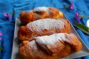Gogosi rulate cu branza