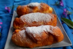 Gogosi rulate cu branza
