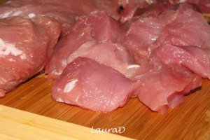 Porc chinezesc si salata cu susan