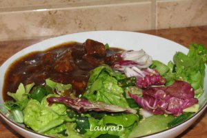 Porc chinezesc si salata cu susan