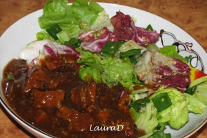 Porc chinezesc si salata cu susan
