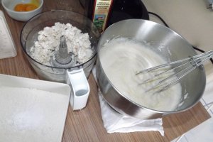Chec aperitiv cu branza si loboda
