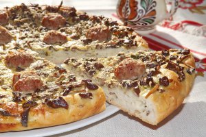 Tarta sarata cu ciuperci, loboda si chiftelute