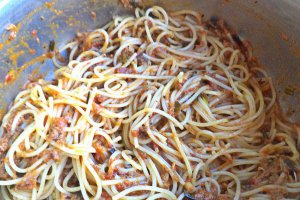 Spaghete picante cu ton
