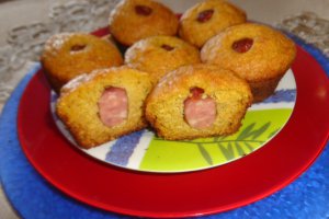 Muffins cu malai si carnaciori