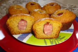 Muffins cu malai si carnaciori