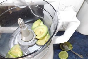 Cheesecake cu avocado si crema de fistic