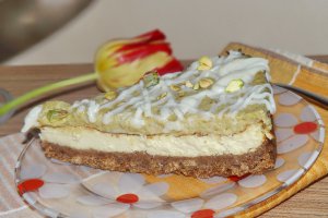 Cheesecake cu avocado si crema de fistic