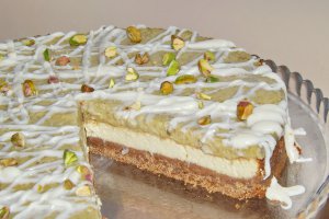 Cheesecake cu avocado si crema de fistic