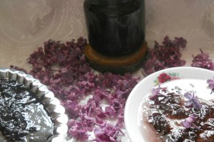 Dulceata din flori de liliac