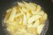 Piept de pui cu cartofi prajiti si usturoi verde-3
