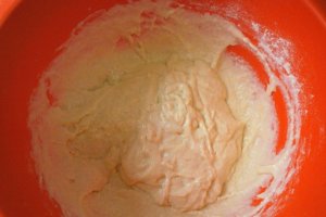 Pizza cu muschi file, ciuperci, masline si mozzarella