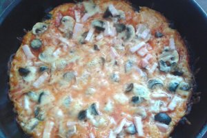 Pizza cu muschi file, ciuperci, masline si mozzarella