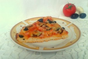 Pizza cu muschi file, ciuperci, masline si mozzarella