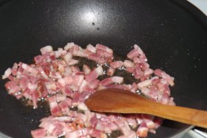 Conopida gratinata cu bacon si sos gorgonzola