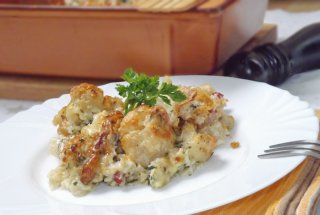 Conopida gratinata cu bacon si sos gorgonzola