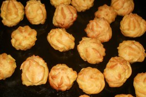Profiterol cu inghetata