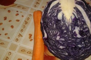 Salata de varza rosie