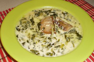 Ciorba de salata cu slanina afumata