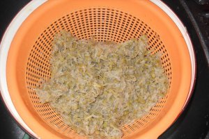 Sirop din flori de salcam