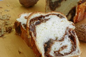Cozonac cu crema de nuca