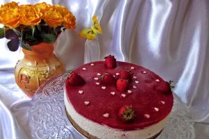 Cheesecake cu căpşuni,fara coacere
