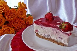 Cheesecake cu căpşuni,fara coacere