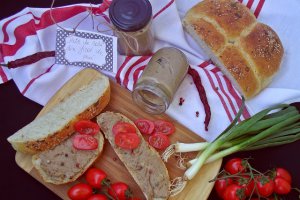 Pate de casă,din ficat de pui