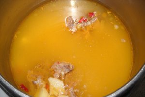 Ciorba din oase de porc si smantana