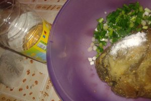 Salata de vinete cu ceapa verde
